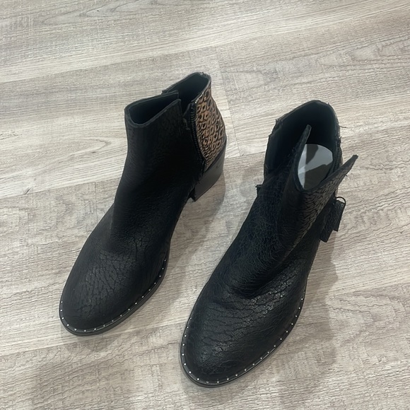 Freda Salvador Black Leather Ankle Boots - Picture 4 of 8